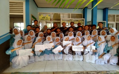 DUKCAPIL Kabupaten Jakarta Pusat MEMFASILITASI LAYANAN PEREKAMAN E-KTP DI SMA Negeri 14 Makassar